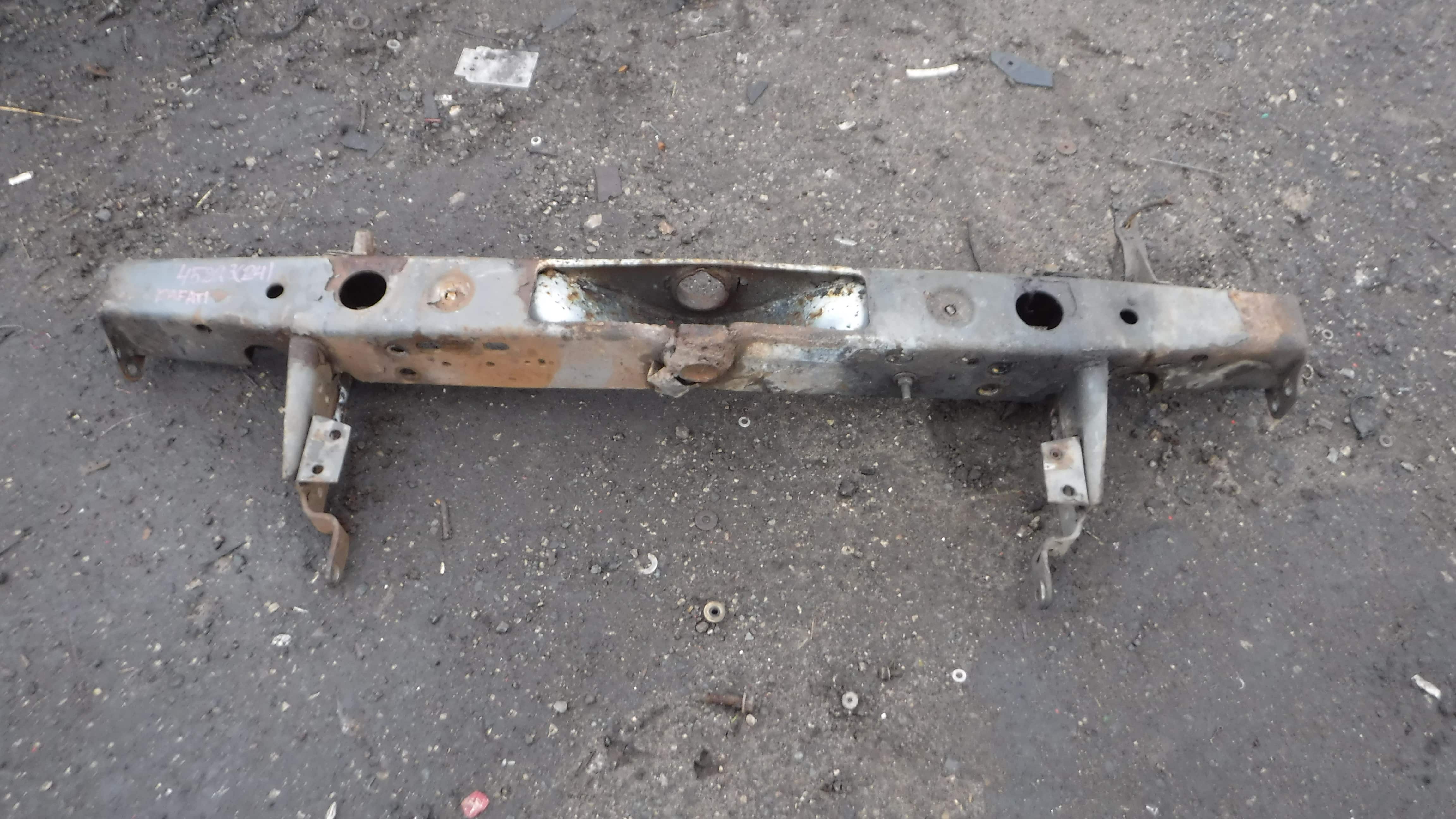 Усилитель переднего бампера 1213600 Daf 95 ATI 1995